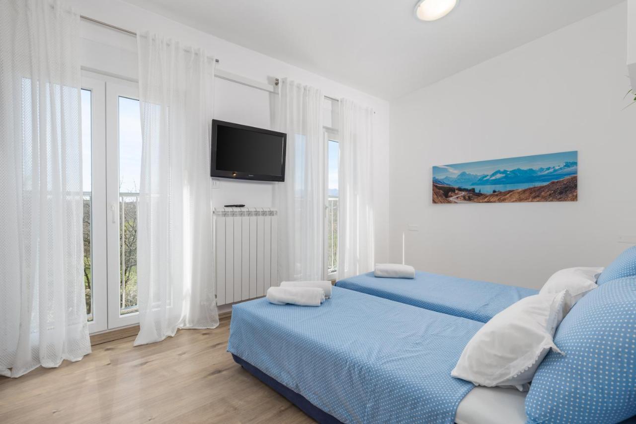 Apartment Dani-E.L. Кастав Экстерьер фото