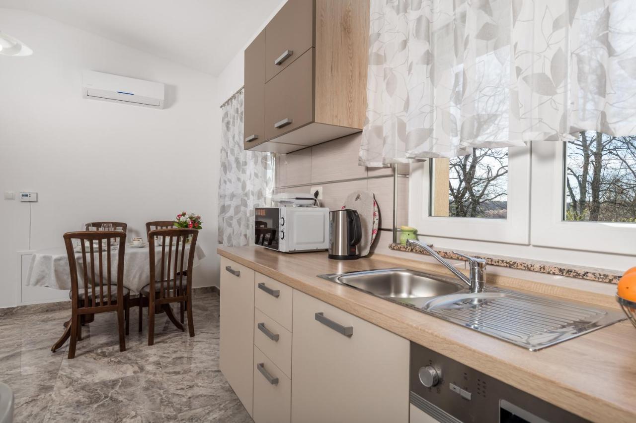 Apartment Dani-E.L. Кастав Экстерьер фото