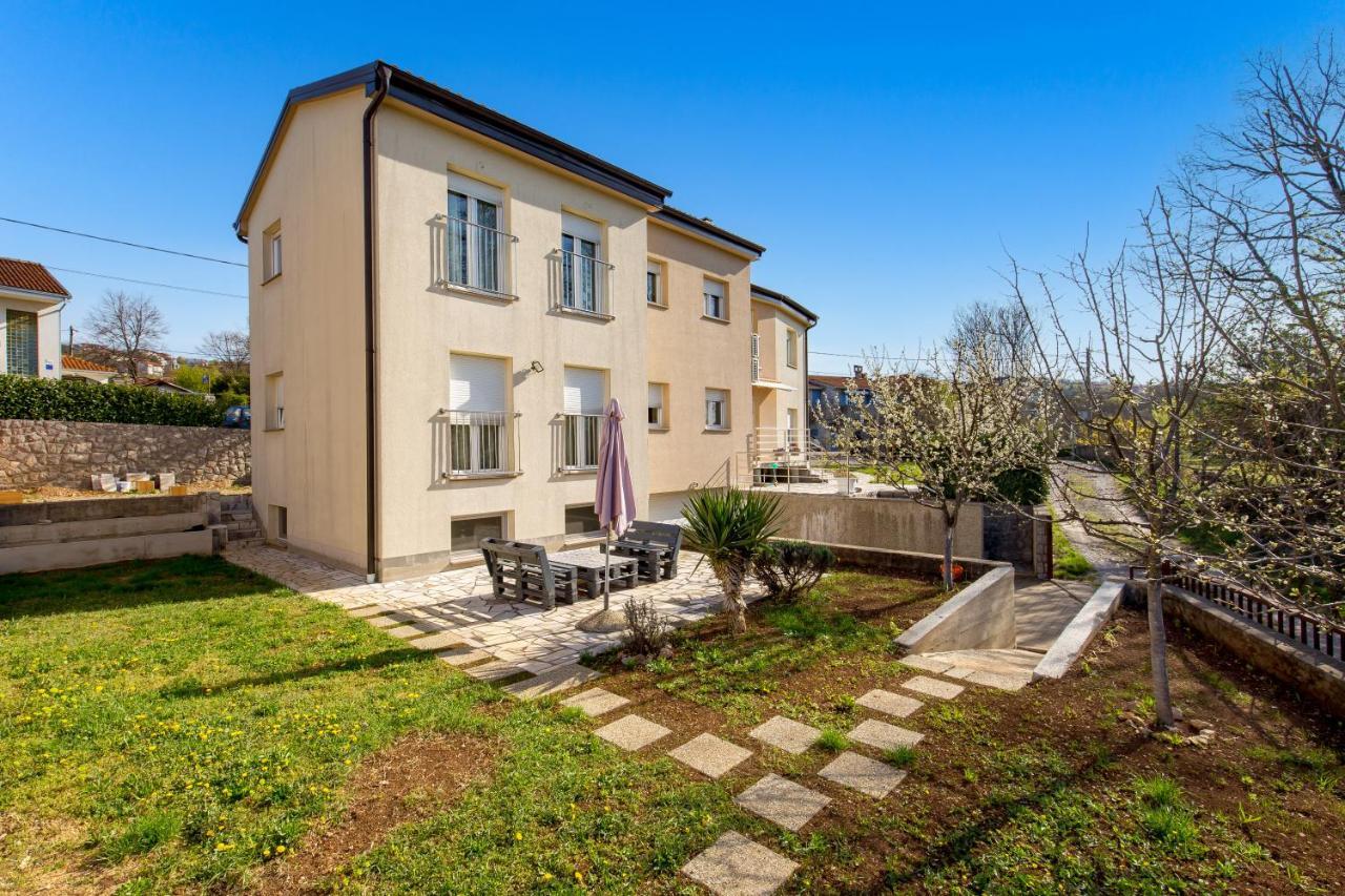 Apartment Dani-E.L. Кастав Экстерьер фото